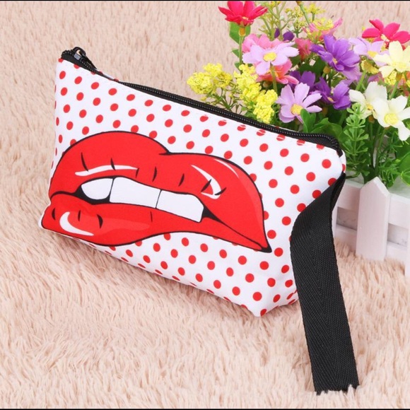 Handbags - NEW ARRIVAL 3D Lip Makeup Clutch Bag